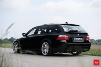 ���� ������� Vossen: BMW M5 �� ������ Vossen CV7