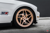 ���� ������� Vossen: Ford Mustang �� ������ Vossen LC-104T