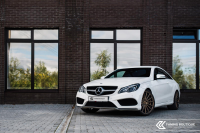 ���� ������� Vossen: Mercedes E-Class �� ������ Vossen VFS-2