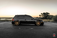   Vossen: VW Golf   Vossen VPS-305T